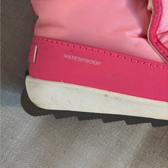 Sorel Whitney II Waterproof and Insulated Boots, Size 10 - Picture 8 of 12